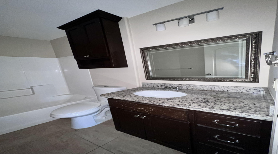 408 Shiloh Dr, Laredo, Texas 78045, 2 Bedrooms Bedrooms, 5 Rooms Rooms,2 BathroomsBathrooms,Residential,For Rent,408 Shiloh Dr,20260021