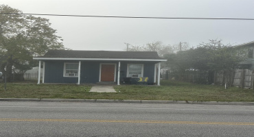 805 E Santa Gertrudis, Kingsville, Texas 78363, 2 Bedrooms Bedrooms, 3 Rooms Rooms,1 BathroomBathrooms,Residential,For Sale,805 E Santa Gertrudis,20260025