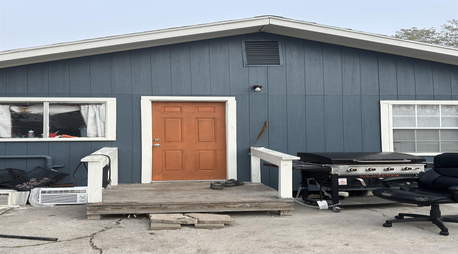 805 E Santa Gertrudis, Kingsville, Texas 78363, 2 Bedrooms Bedrooms, 3 Rooms Rooms,1 BathroomBathrooms,Residential,For Sale,805 E Santa Gertrudis,20260025