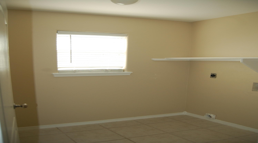 3222 Monclova Dr, LAREDO, Texas 78046, 3 Bedrooms Bedrooms, 5 Rooms Rooms,2 BathroomsBathrooms,Residential,For Rent,3222 Monclova Dr,20260027