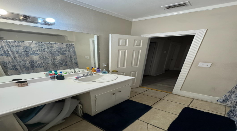 330 W Richard Ave., Kingsville, Texas 78363, 3 Bedrooms Bedrooms, 5 Rooms Rooms,2 BathroomsBathrooms,Residential,For Sale,330 W Richard Ave.,20260028