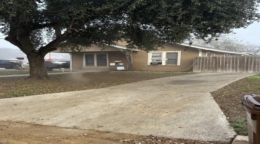 330 W Richard Ave., Kingsville, Texas 78363, 3 Bedrooms Bedrooms, 5 Rooms Rooms,2 BathroomsBathrooms,Residential,For Sale,330 W Richard Ave.,20260028