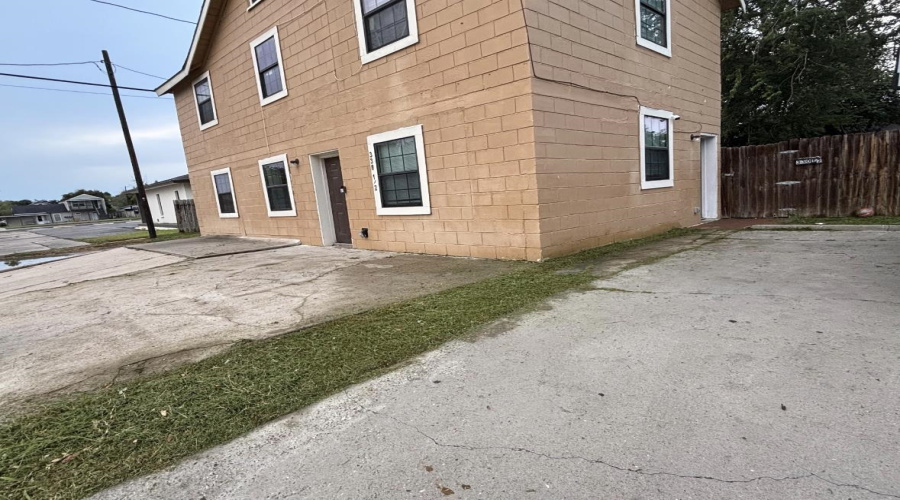 330 W Richard Ave., Kingsville, Texas 78363, 3 Bedrooms Bedrooms, 5 Rooms Rooms,2 BathroomsBathrooms,Residential,For Sale,330 W Richard Ave.,20260028