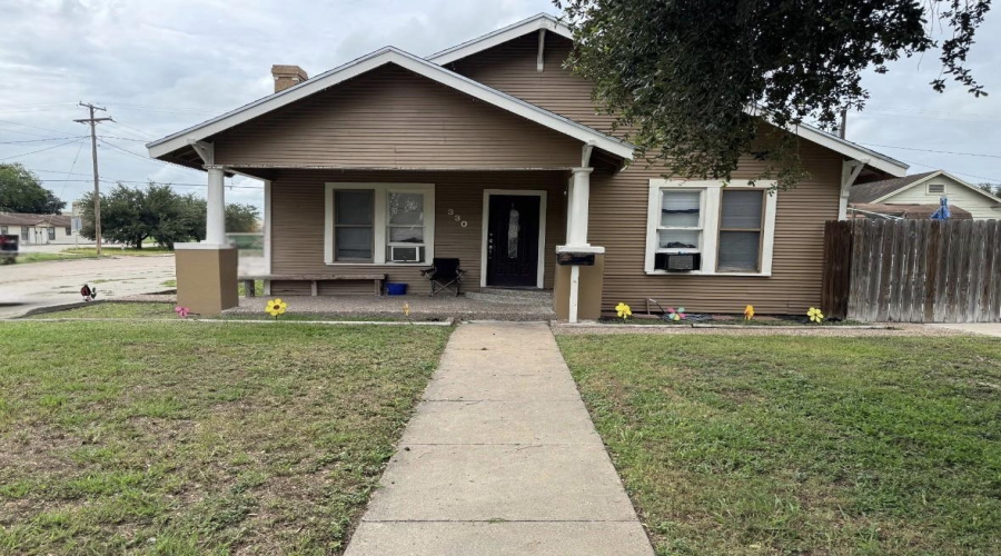 330 W Richard Ave., Kingsville, Texas 78363, 3 Bedrooms Bedrooms, 5 Rooms Rooms,2 BathroomsBathrooms,Residential,For Sale,330 W Richard Ave.,20260028