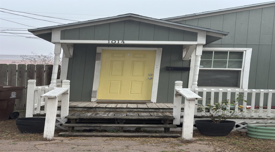 1014 E Kenedy, Kingsville, Texas 78363, 2 Bedrooms Bedrooms, 3 Rooms Rooms,1 BathroomBathrooms,Residential,For Sale,1014 E Kenedy,20260029