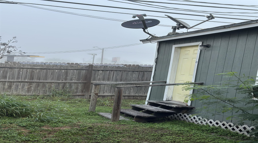 1014 E Kenedy, Kingsville, Texas 78363, 2 Bedrooms Bedrooms, 3 Rooms Rooms,1 BathroomBathrooms,Residential,For Sale,1014 E Kenedy,20260029