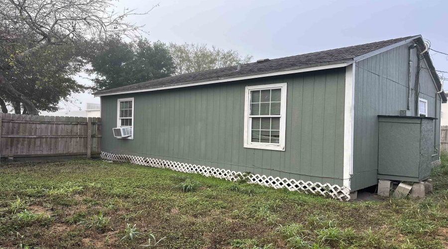 1014 E Kenedy, Kingsville, Texas 78363, 2 Bedrooms Bedrooms, 3 Rooms Rooms,1 BathroomBathrooms,Residential,For Sale,1014 E Kenedy,20260029