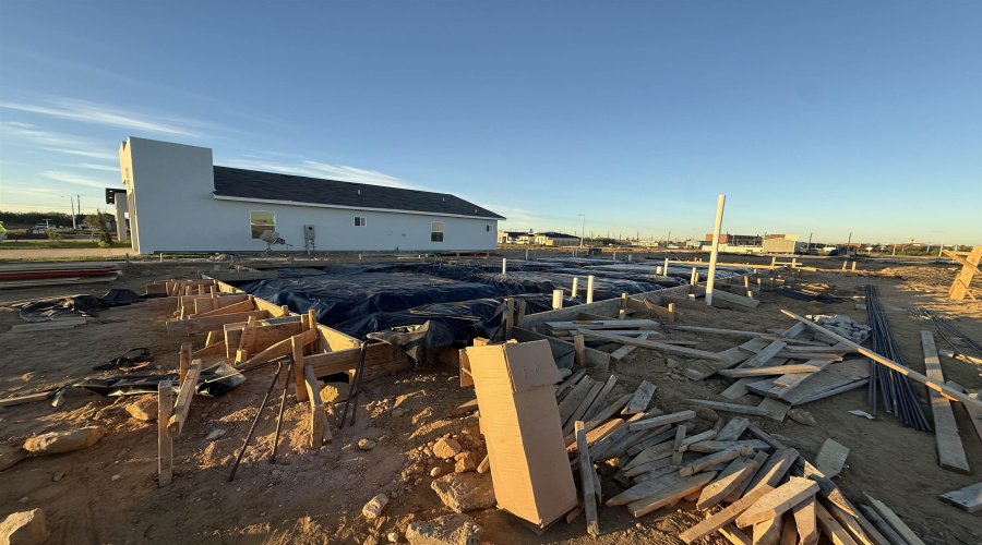 5066 Luna Grande Lp., LAREDO, Texas 78046, 4 Bedrooms Bedrooms, 6 Rooms Rooms,2 BathroomsBathrooms,Residential,For Sale,5066 Luna Grande Lp.,20260030