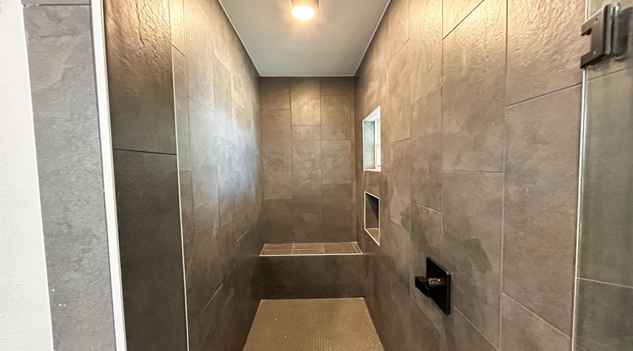 5616 Encanto Dr., Laredo, Texas 78046, 3 Bedrooms Bedrooms, 6 Rooms Rooms,3 BathroomsBathrooms,Residential,For Sale,5616 Encanto Dr.,20260031