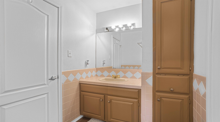 3111 Persimmon Ct, Laredo, Texas 78045, 3 Bedrooms Bedrooms, 6 Rooms Rooms,2 BathroomsBathrooms,Residential,For Rent,3111 Persimmon Ct,20260037