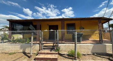 201 Vidaurri Ave, Laredo, Texas 78040, 5 Bedrooms Bedrooms, 7 Rooms Rooms,2 BathroomsBathrooms,Residential,For Sale,201 Vidaurri Ave,20260038