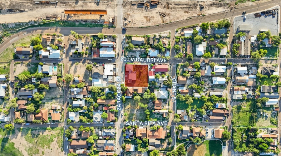 201 Vidaurri Ave, Laredo, Texas 78040, 5 Bedrooms Bedrooms, 7 Rooms Rooms,2 BathroomsBathrooms,Residential,For Sale,201 Vidaurri Ave,20260038