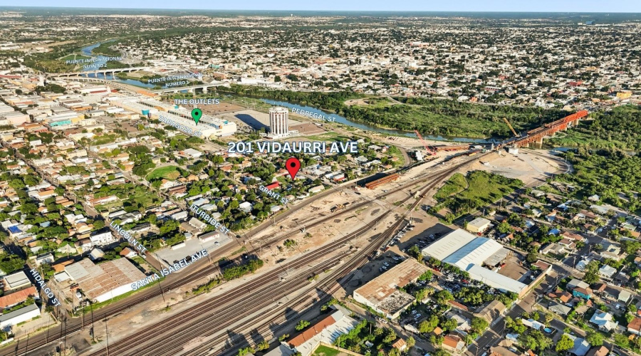 201 Vidaurri Ave, Laredo, Texas 78040, 5 Bedrooms Bedrooms, 7 Rooms Rooms,2 BathroomsBathrooms,Residential,For Sale,201 Vidaurri Ave,20260038