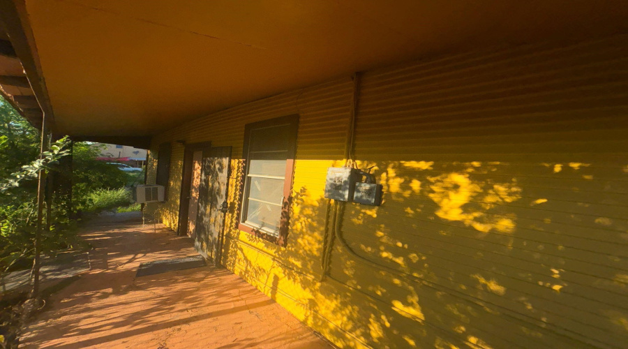 201 Vidaurri Ave, Laredo, Texas 78040, 5 Bedrooms Bedrooms, 7 Rooms Rooms,2 BathroomsBathrooms,Residential,For Sale,201 Vidaurri Ave,20260038