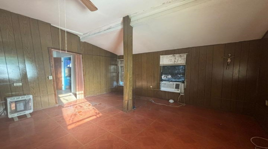 201 Vidaurri Ave, Laredo, Texas 78040, 5 Bedrooms Bedrooms, 7 Rooms Rooms,2 BathroomsBathrooms,Residential,For Sale,201 Vidaurri Ave,20260038