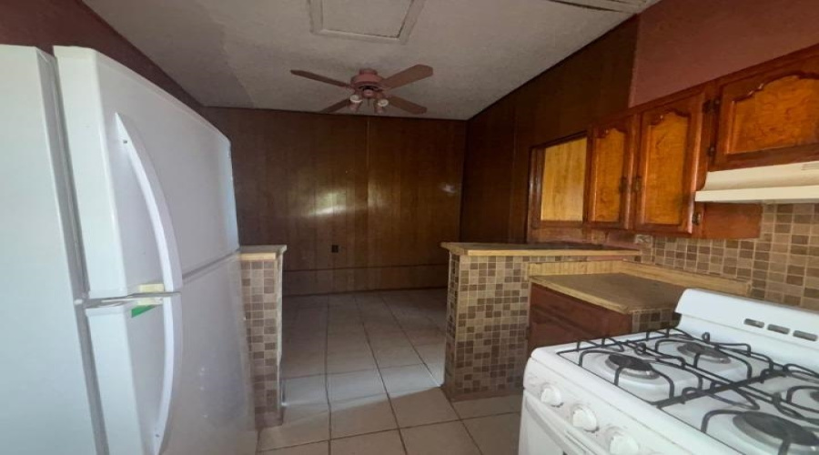 201 Vidaurri Ave, Laredo, Texas 78040, 5 Bedrooms Bedrooms, 7 Rooms Rooms,2 BathroomsBathrooms,Residential,For Sale,201 Vidaurri Ave,20260038