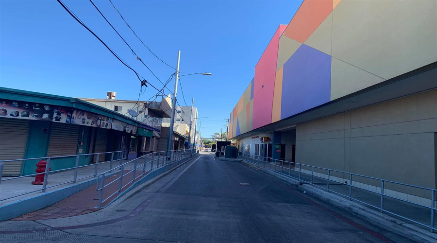 1404 Zaragoza St, Laredo, Texas 78040, 1 Room Rooms,1 BathroomBathrooms,Commercial retail/office,For Rent,1404 Zaragoza St,20260045