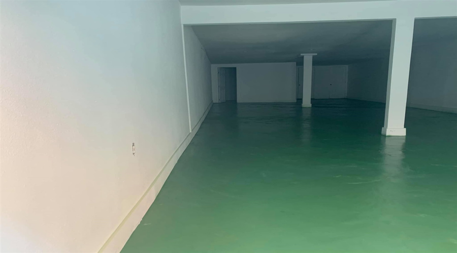 1404 Zaragoza St, Laredo, Texas 78040, 1 Room Rooms,1 BathroomBathrooms,Commercial retail/office,For Rent,1404 Zaragoza St,20260045