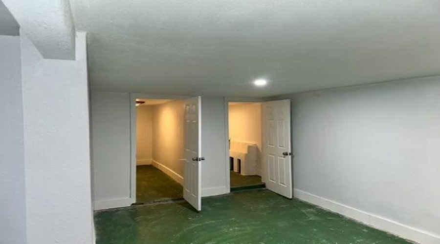 1404 Zaragoza St, Laredo, Texas 78040, 1 Room Rooms,1 BathroomBathrooms,Commercial retail/office,For Rent,1404 Zaragoza St,20260045