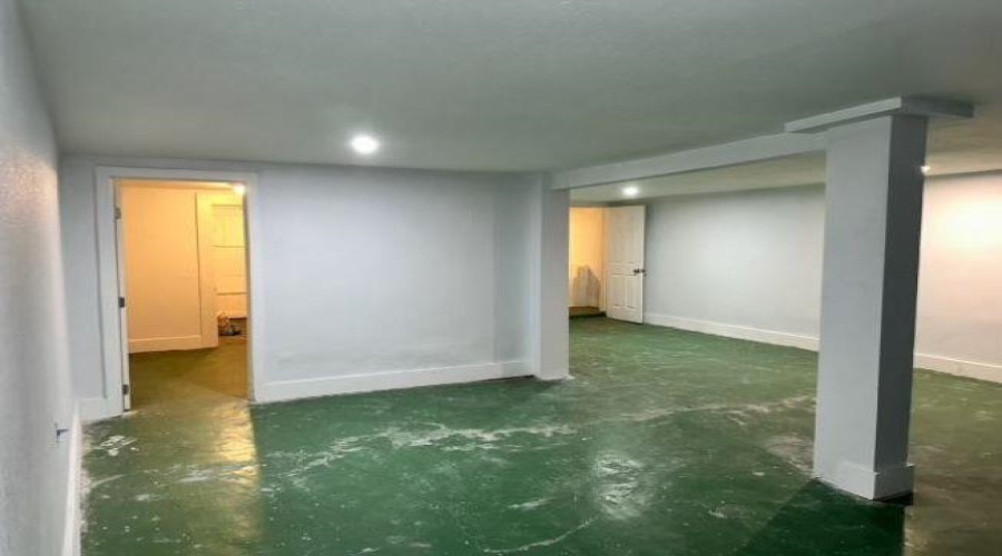 1404 Zaragoza St, Laredo, Texas 78040, 1 Room Rooms,1 BathroomBathrooms,Commercial retail/office,For Rent,1404 Zaragoza St,20260045