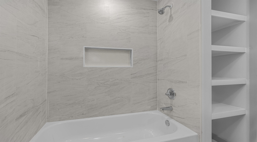 1432 El Caporal Dr., Laredo, Texas 78046, 3 Bedrooms Bedrooms, 5 Rooms Rooms,2 BathroomsBathrooms,Residential,For Sale,1432 El Caporal Dr.,20260040