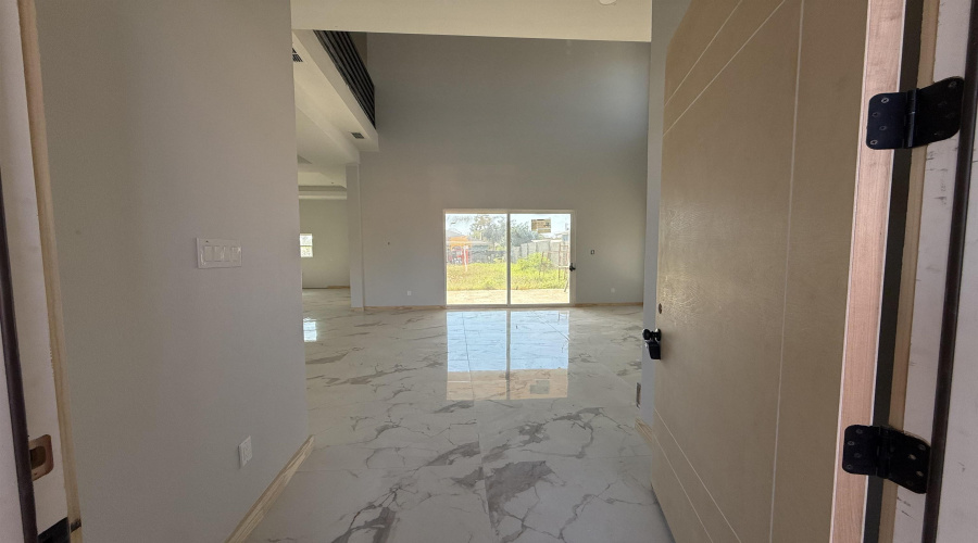 2905 Bayard St, Laredo, Texas 78046, 3 Bedrooms Bedrooms, 5 Rooms Rooms,2 BathroomsBathrooms,Residential,For Sale,2905 Bayard St,20260041