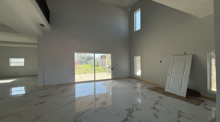 2905 Bayard St, Laredo, Texas 78046, 3 Bedrooms Bedrooms, 5 Rooms Rooms,2 BathroomsBathrooms,Residential,For Sale,2905 Bayard St,20260041