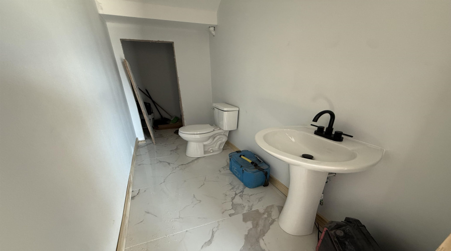 2905 Bayard St, Laredo, Texas 78046, 3 Bedrooms Bedrooms, 5 Rooms Rooms,2 BathroomsBathrooms,Residential,For Sale,2905 Bayard St,20260041