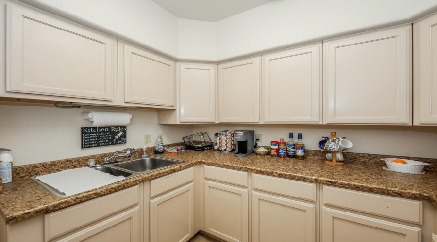 5809 East Dr, Laredo, Texas 78041, 1 Bedroom Bedrooms, 1 Room Rooms,4 BathroomsBathrooms,Commercial/industrial,For Sale,5809 East Dr,20260054