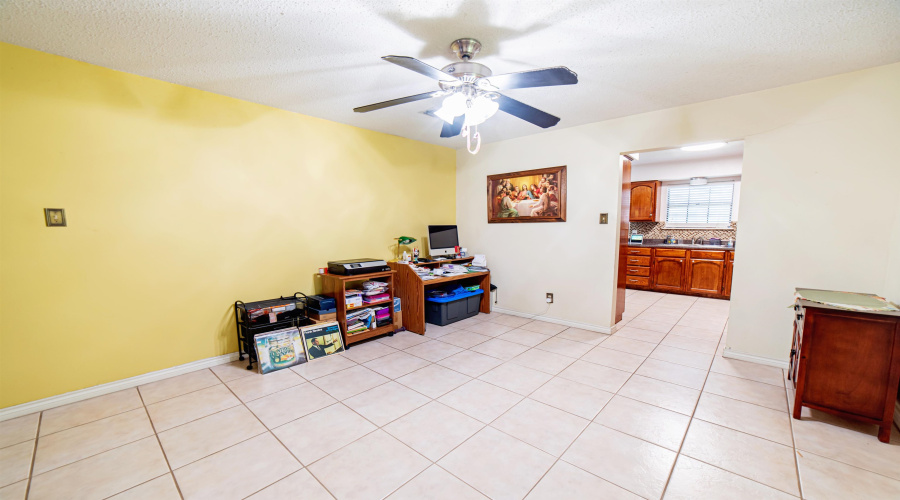 173 Arizona Lp, Laredo, Texas 78041, 4 Bedrooms Bedrooms, 8 Rooms Rooms,2 BathroomsBathrooms,Residential,For Sale,173 Arizona Lp,20252818