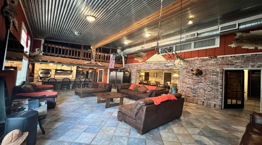 130 N. Jab Dr., Zapata, Texas 78076, 6 Bedrooms Bedrooms, 8 Rooms Rooms,3 BathroomsBathrooms,Residential,For Rent,130 N. Jab Dr.,20260047