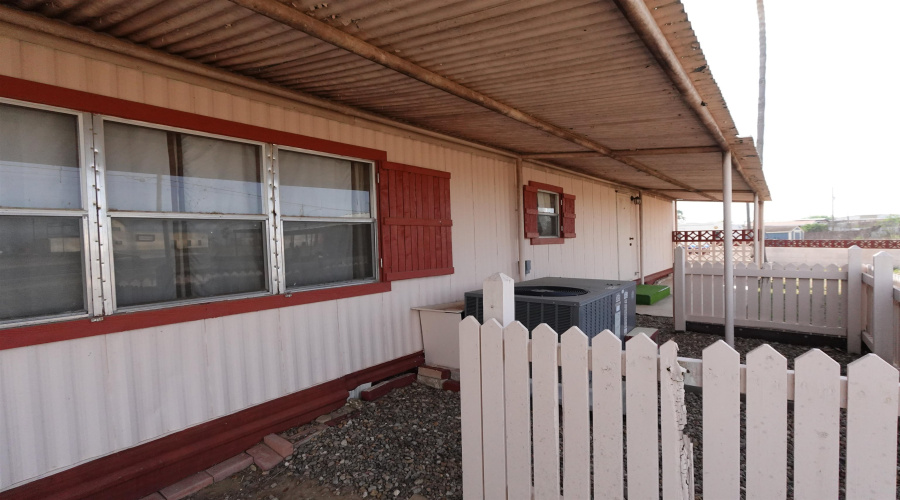 2525 S U.S. Hwy 83, Zapata, Texas 78076, 2 Bedrooms Bedrooms, 3 Rooms Rooms,1 BathroomBathrooms,Residential,For Sale,2525 S U.S. Hwy 83,20260050