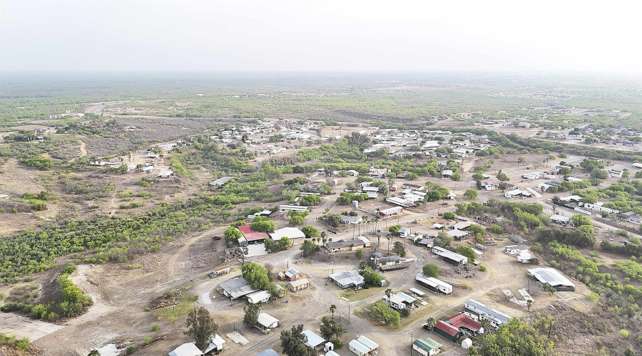 130 N. Jab Dr., Zapata, Texas 78076, 6 Bedrooms Bedrooms, 8 Rooms Rooms,3 BathroomsBathrooms,Residential,For Sale,130 N. Jab Dr.,20260051