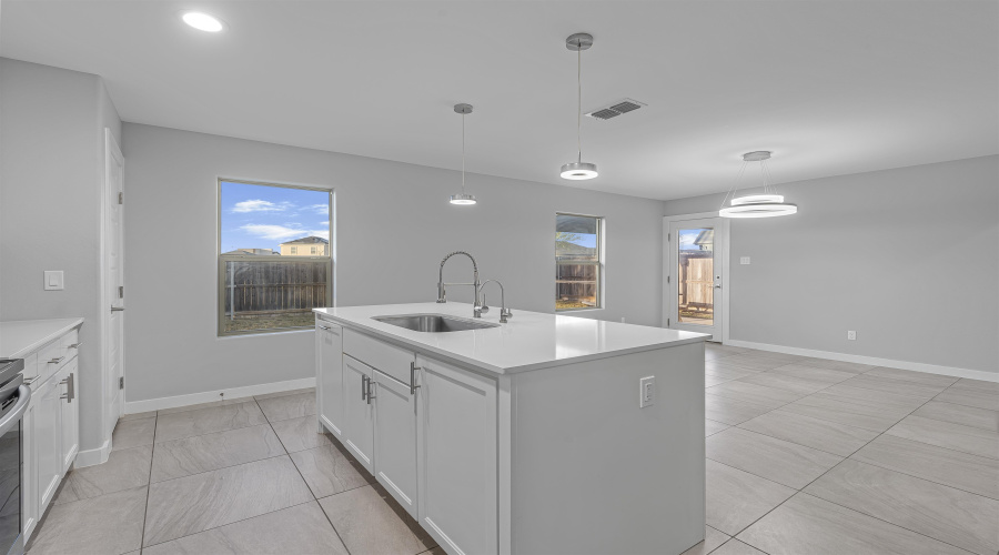 908 La Muralla St, laredo, Texas 78046, 3 Bedrooms Bedrooms, 6 Rooms Rooms,2 BathroomsBathrooms,Residential,For Sale,908 La Muralla St,20260052