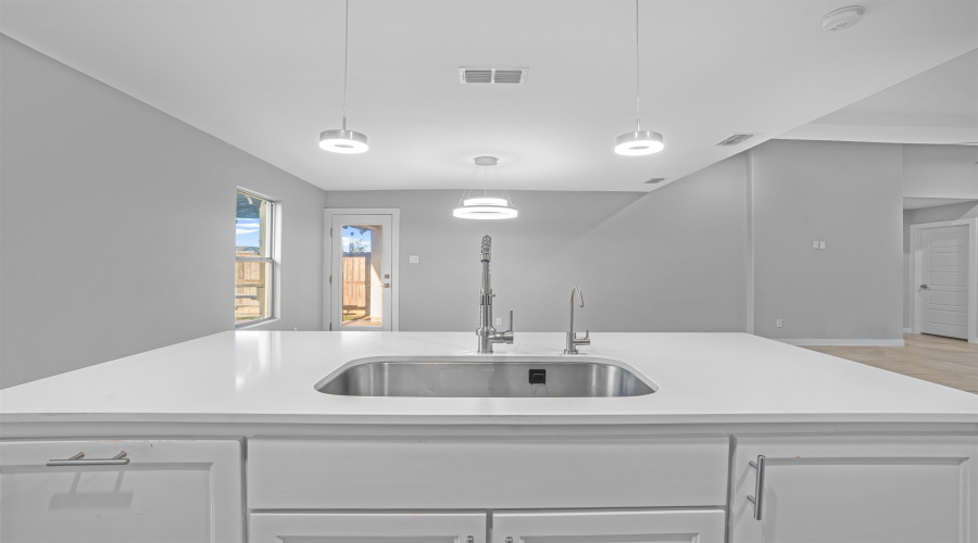 908 La Muralla St, laredo, Texas 78046, 3 Bedrooms Bedrooms, 6 Rooms Rooms,2 BathroomsBathrooms,Residential,For Sale,908 La Muralla St,20260052