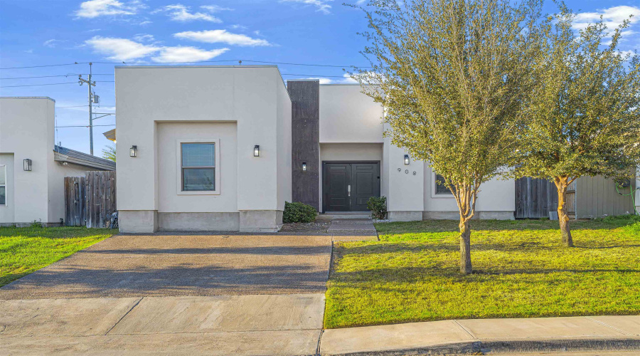 908 La Muralla St, laredo, Texas 78046, 3 Bedrooms Bedrooms, 6 Rooms Rooms,2 BathroomsBathrooms,Residential,For Sale,908 La Muralla St,20260052