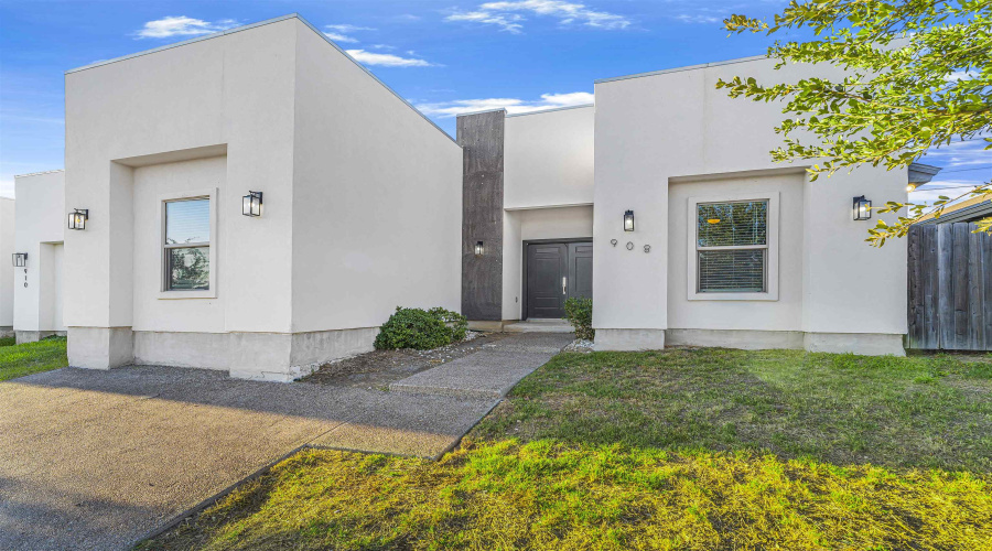 908 La Muralla St, laredo, Texas 78046, 3 Bedrooms Bedrooms, 6 Rooms Rooms,2 BathroomsBathrooms,Residential,For Sale,908 La Muralla St,20260052