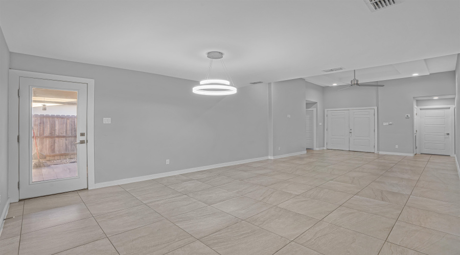 908 La Muralla St, laredo, Texas 78046, 3 Bedrooms Bedrooms, 6 Rooms Rooms,2 BathroomsBathrooms,Residential,For Sale,908 La Muralla St,20260052