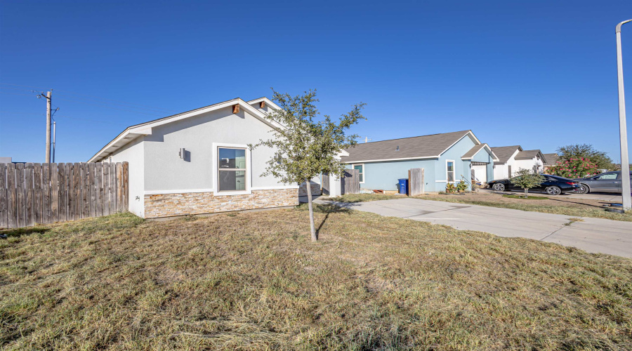 1508 Tesis Dr., LAREDO, Texas 78046, 4 Bedrooms Bedrooms, 6 Rooms Rooms,2 BathroomsBathrooms,Residential,For Sale,1508 Tesis Dr.,20260057