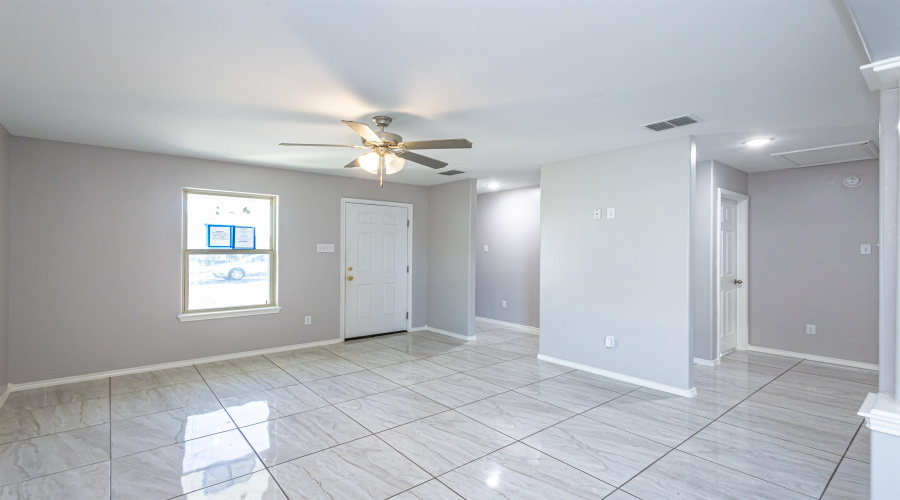 1508 Tesis Dr., LAREDO, Texas 78046, 4 Bedrooms Bedrooms, 6 Rooms Rooms,2 BathroomsBathrooms,Residential,For Sale,1508 Tesis Dr.,20260057