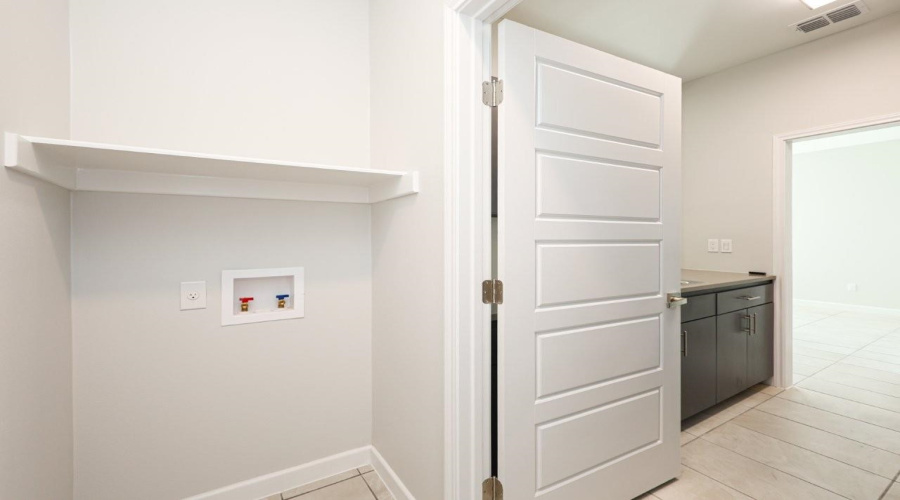 7126 Rosson Ln, Laredo, Texas 78041, 2 Bedrooms Bedrooms, 4 Rooms Rooms,2 BathroomsBathrooms,Residential,For Rent,7126 Rosson Ln,20260058