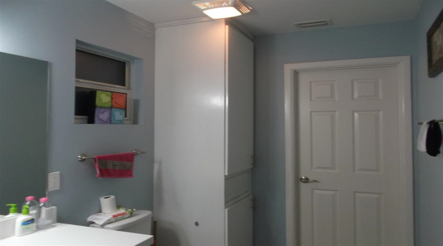 13136 Kickapoo Dr, Laredo, Texas 78045, 3 Bedrooms Bedrooms, 5 Rooms Rooms,2 BathroomsBathrooms,Residential,For Sale,13136 Kickapoo Dr,20260060