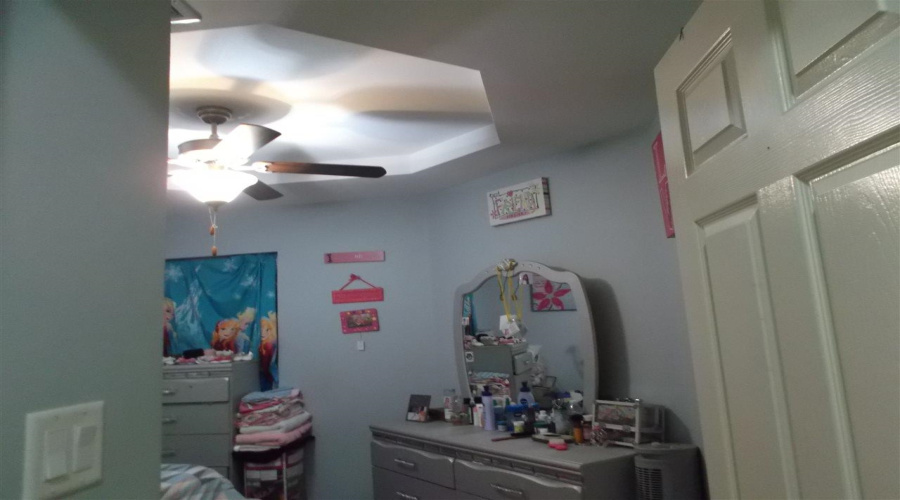 13136 Kickapoo Dr, Laredo, Texas 78045, 3 Bedrooms Bedrooms, 5 Rooms Rooms,2 BathroomsBathrooms,Residential,For Sale,13136 Kickapoo Dr,20260060