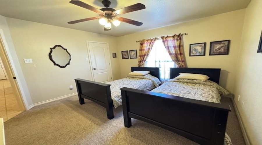 5410 Marcella Ave, Laredo, Texas 78041, 2 Bedrooms Bedrooms, 5 Rooms Rooms,2 BathroomsBathrooms,Residential,For Rent,5410 Marcella Ave,20260063