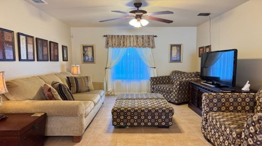 5410 Marcella Ave, Laredo, Texas 78041, 2 Bedrooms Bedrooms, 5 Rooms Rooms,2 BathroomsBathrooms,Residential,For Rent,5410 Marcella Ave,20260063