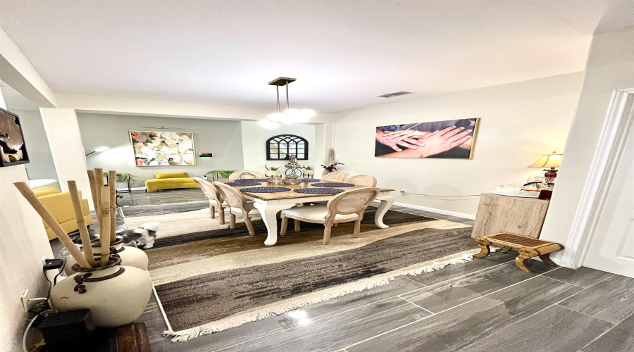 9310 Albany Dr, Laredo, Texas 78045, 3 Bedrooms Bedrooms, 9 Rooms Rooms,2 BathroomsBathrooms,Residential,For Sale,9310 Albany Dr,20252882