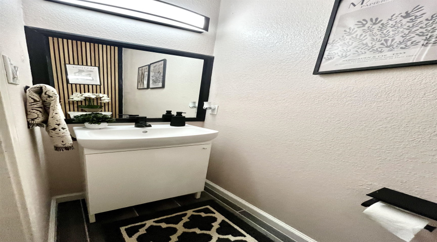 9310 Albany Dr, Laredo, Texas 78045, 3 Bedrooms Bedrooms, 9 Rooms Rooms,2 BathroomsBathrooms,Residential,For Sale,9310 Albany Dr,20252882