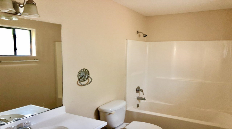 4246 Dorel Dr, Laredo, Texas 78043, 2 Bedrooms Bedrooms, 5 Rooms Rooms,2 BathroomsBathrooms,Residential,For Rent,4246 Dorel Dr,20254210