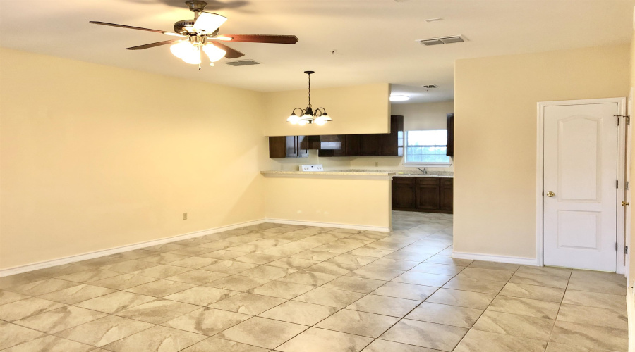 4246 Dorel Dr, Laredo, Texas 78043, 2 Bedrooms Bedrooms, 5 Rooms Rooms,2 BathroomsBathrooms,Residential,For Rent,4246 Dorel Dr,20255087