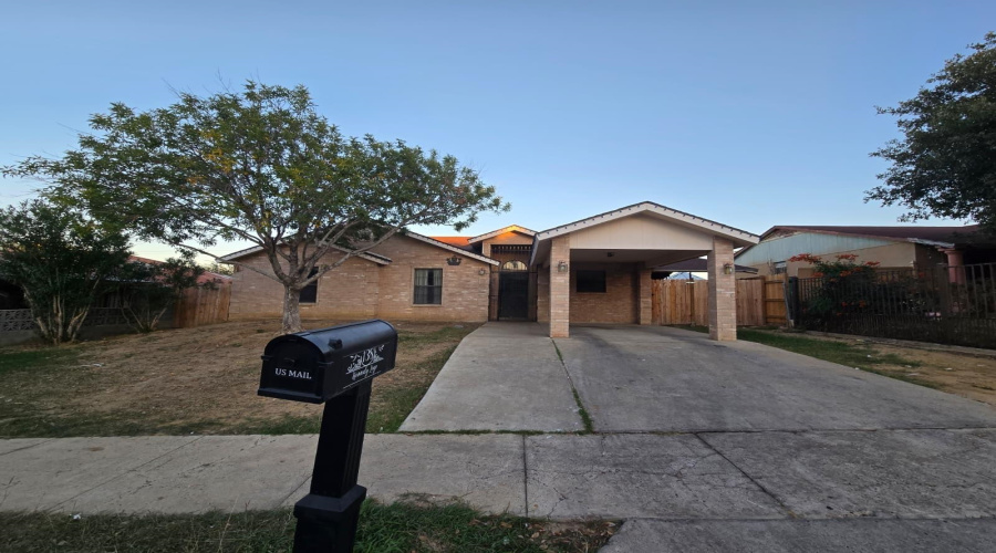 138 Kennedy Lp, Laredo, Texas 78046, 3 Bedrooms Bedrooms, 5 Rooms Rooms,2 BathroomsBathrooms,Residential,For Sale,138 Kennedy Lp,20260064